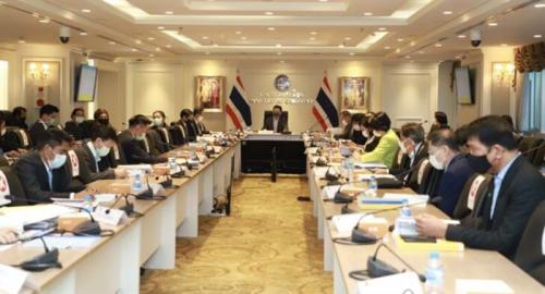 พณ.ต่ออายุสินค้าควบคุมปี64 คง 55 รายการ ยันตรึงแมสไม่เกิน 2.50 บาท/ชิ้น